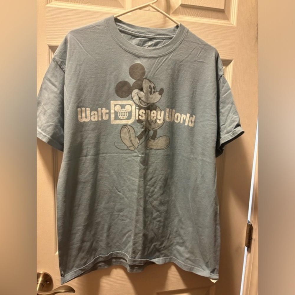 10/20🔥‎ Walt Disney t shirt